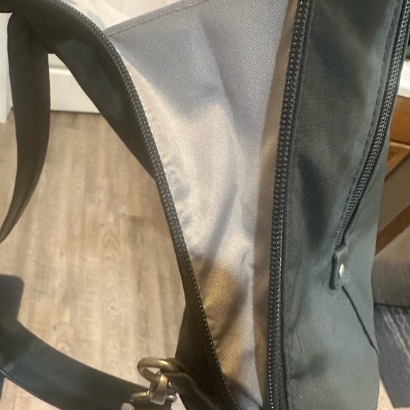 Baggallini Storm Gray Backpack Sling bag - Picture 8 of 13
